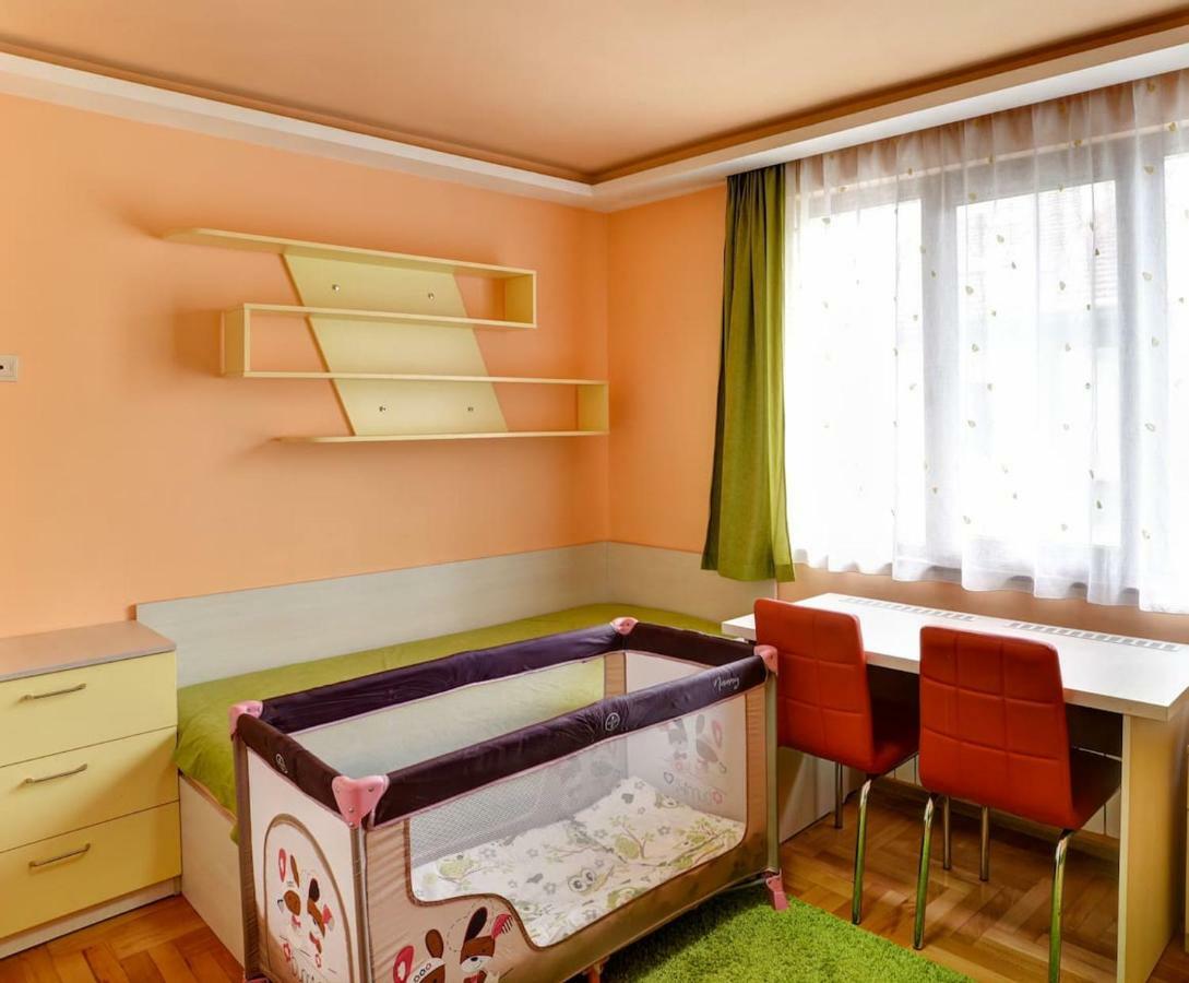 Spacious And Stylish Apartment In The Heart Of Sofia Plus Parking Dış mekan fotoğraf