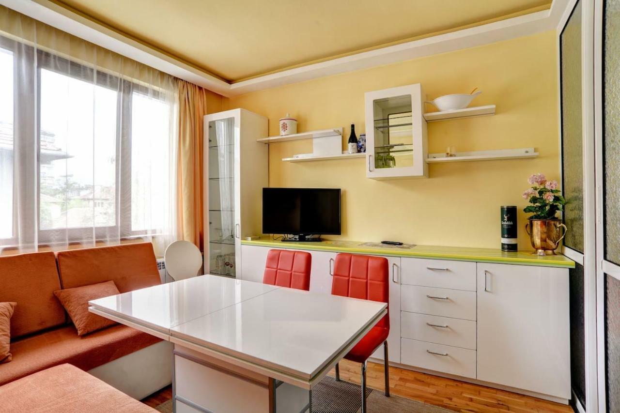 Spacious And Stylish Apartment In The Heart Of Sofia Plus Parking Dış mekan fotoğraf