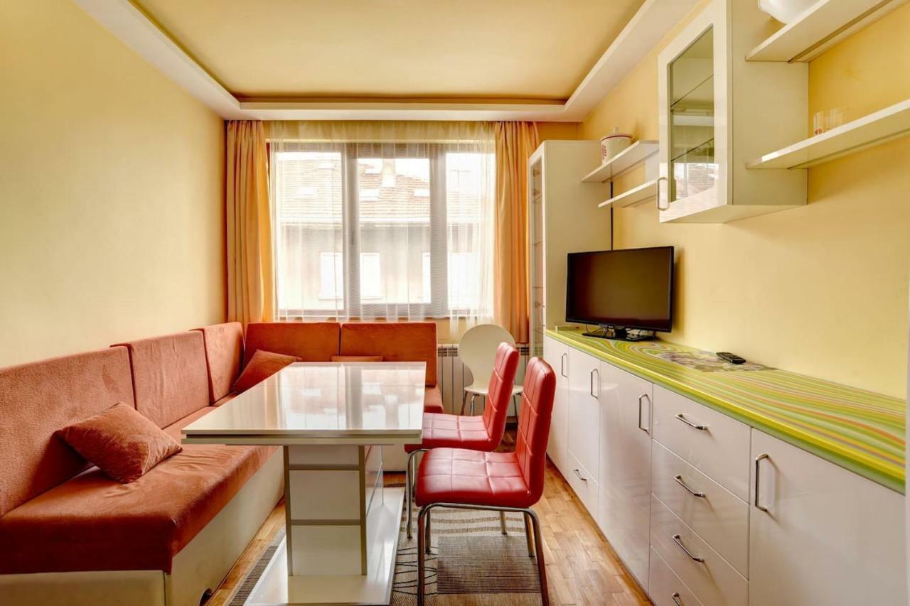 Spacious And Stylish Apartment In The Heart Of Sofia Plus Parking Dış mekan fotoğraf